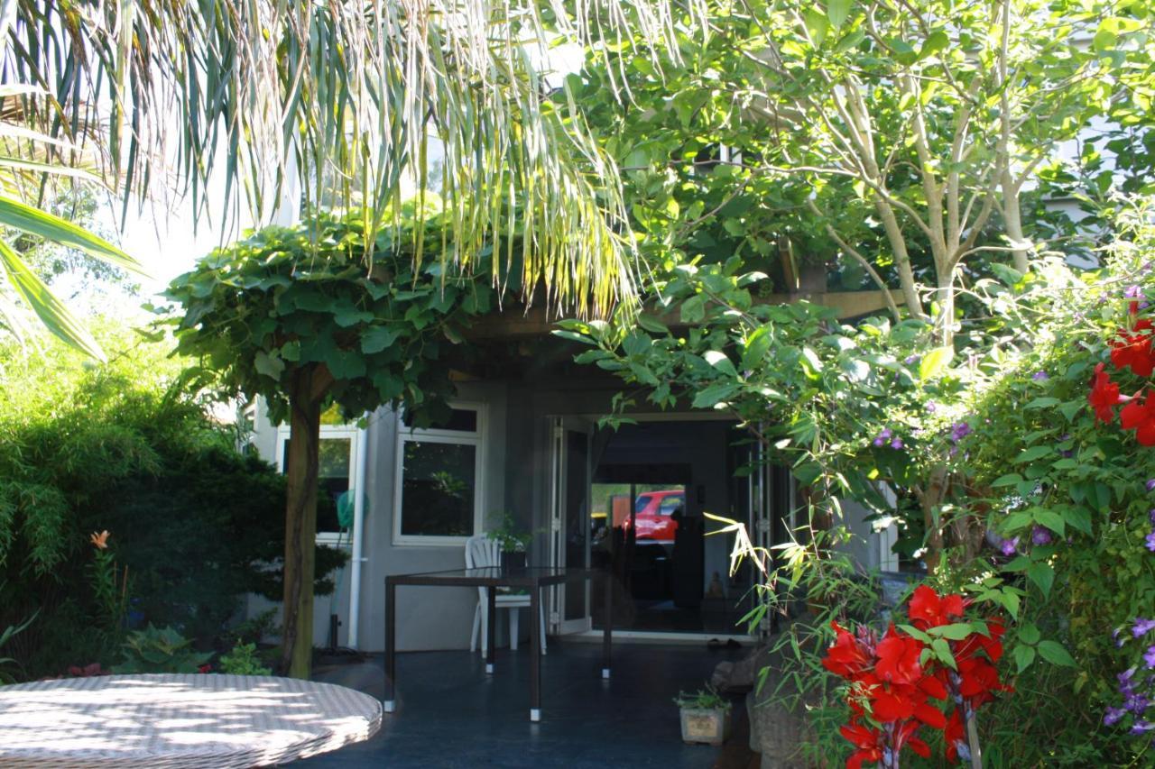 The Beach House Bed And Breakfast Maungatapu Exterior photo